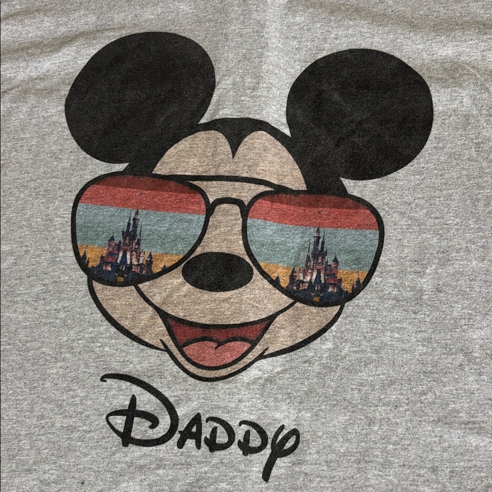 Disney Daddy Mickey Mouse Sunglasses Graphic Tee Gray Sz L | Trendy Flirty - Picture 3 of 7